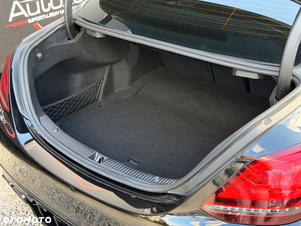 Mercedes-Benz Klasa C AMG 43 4Matic 9G-TRONIC - 39