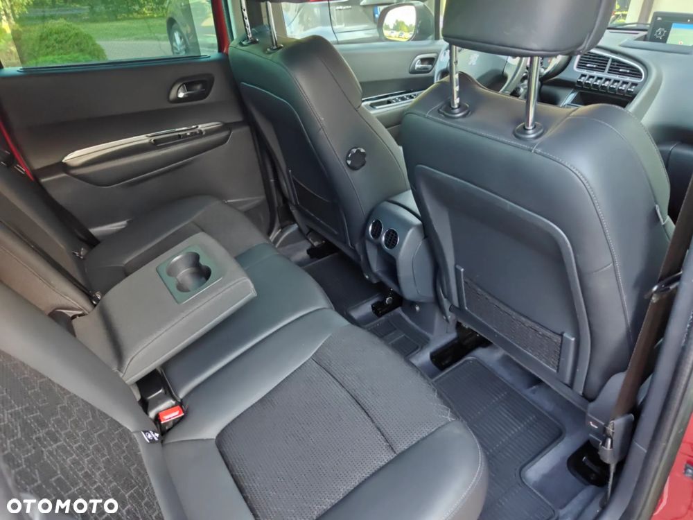Peugeot 3008 2.0 HDi Allure - 17