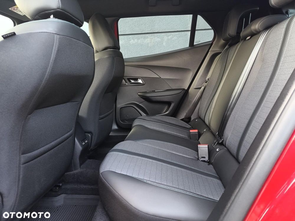 Peugeot 2008 PureTech 100 Allure S&S BVM6 - 16