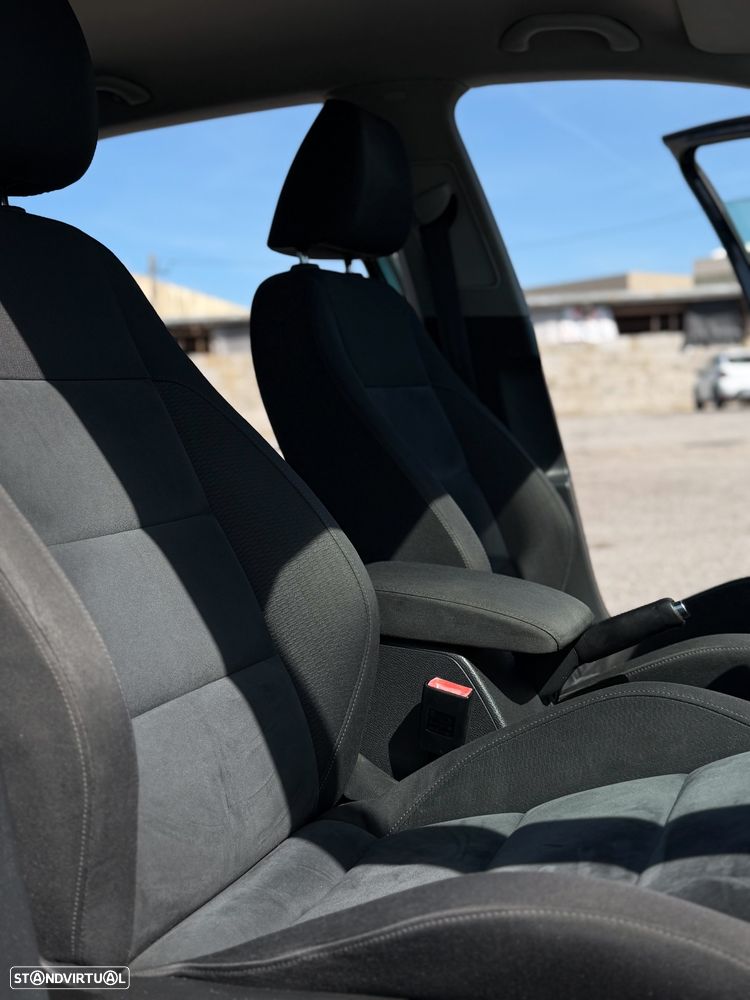 VW Golf 1.6 TDi Highline - 8