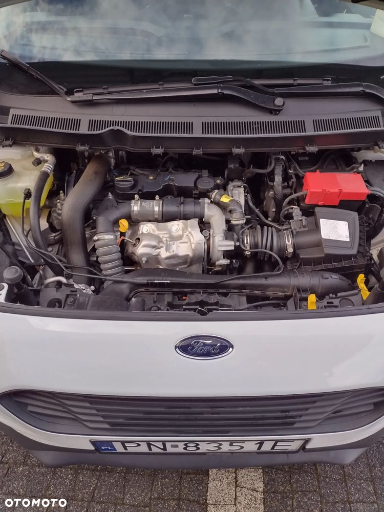 Ford Transit Courier - 16