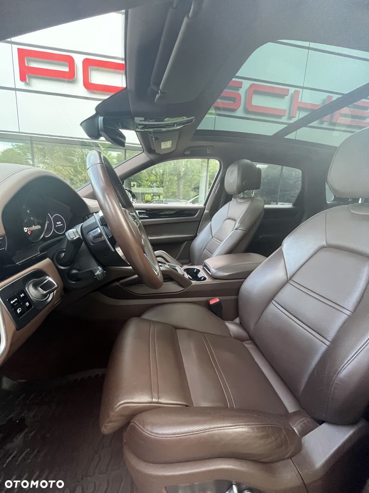 Porsche Cayenne - 14