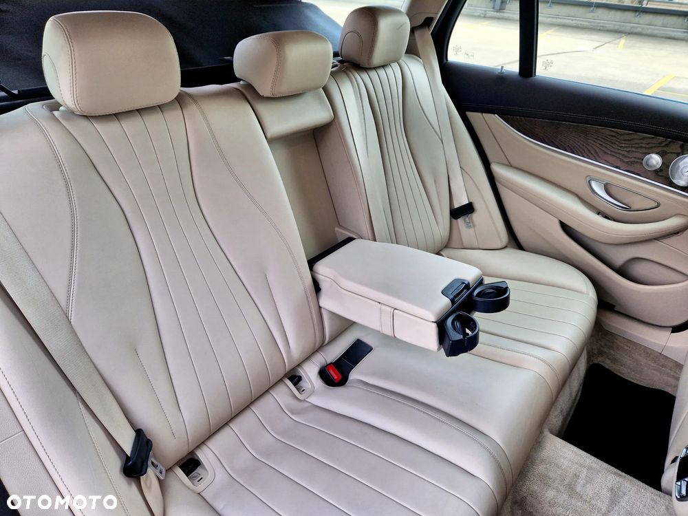 Mercedes-Benz Klasa E 450 4Matic 9G-TRONIC Exclusive - 24