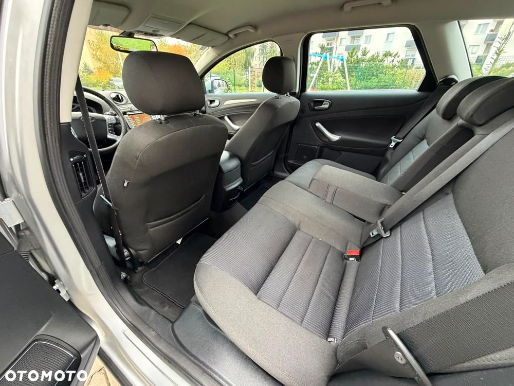 Ford Mondeo - 22