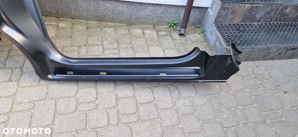 VW CADDY 2K7 20- BLOTNIK TYL PRAWY NOWY ORYGINAŁ - 2