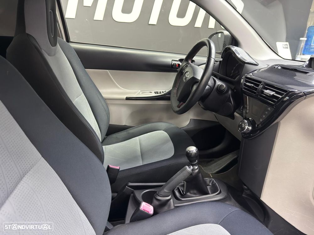 Toyota iQ 1.0 VVT-i Essential+AC - 22