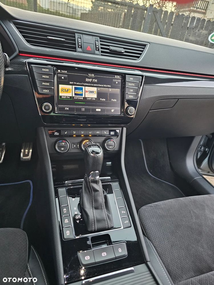 Skoda Superb 2.0 TDI DSG SportLine - 15