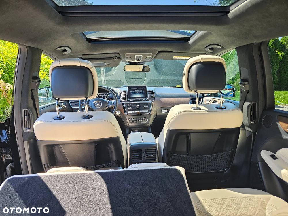 Mercedes-Benz GLS - 23