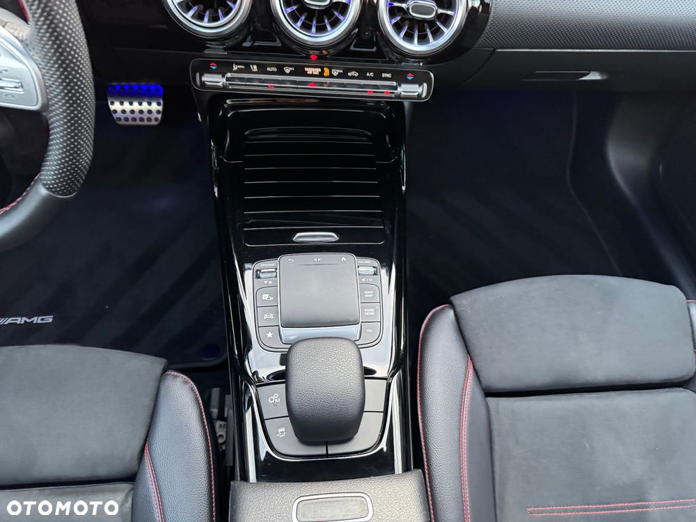 Mercedes-Benz CLA - 28