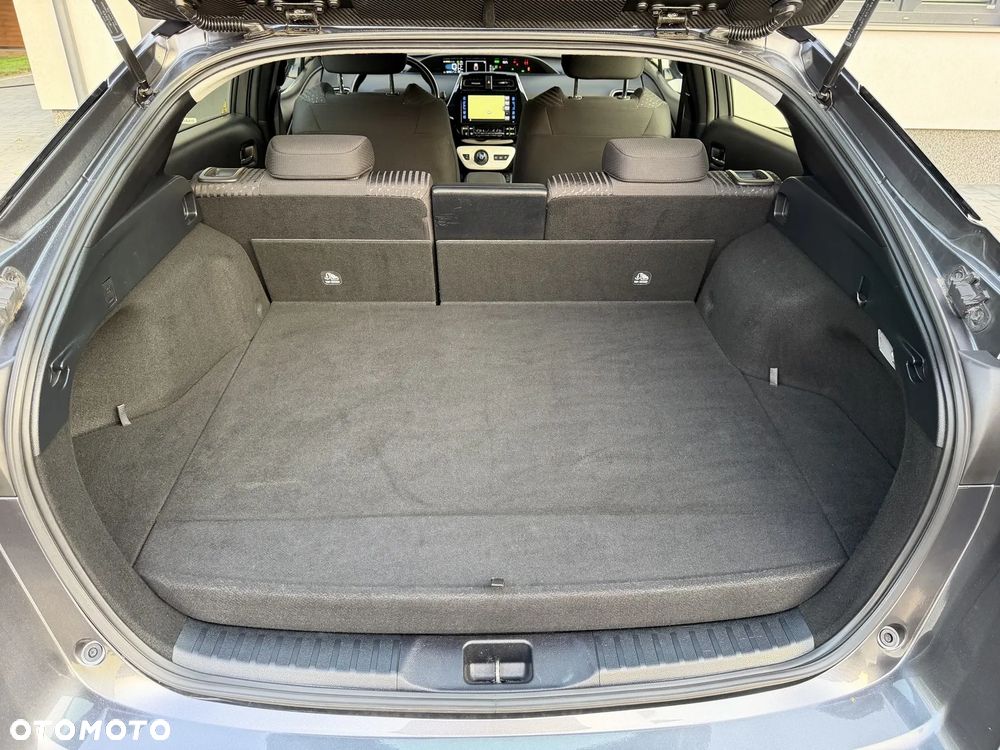 Toyota Prius Hybrid Executive - 37