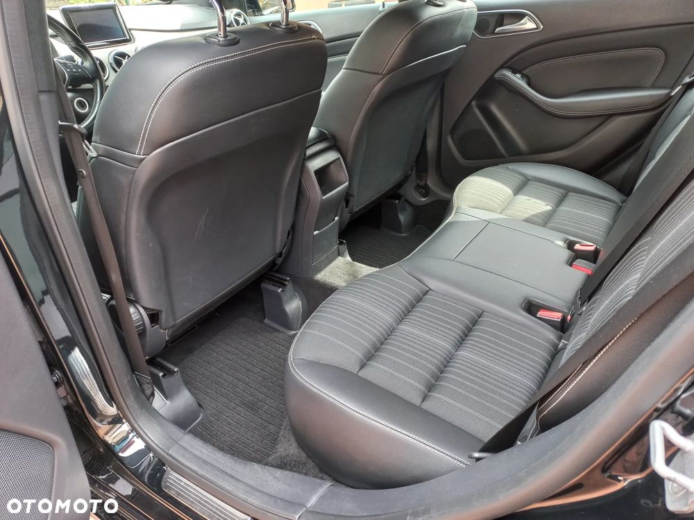 Mercedes-Benz Klasa B 180 CDI (BlueEFFICIENCY) 7G-DCT - 9