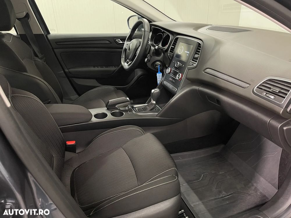 Renault Megane TCe EDC Zen - 10