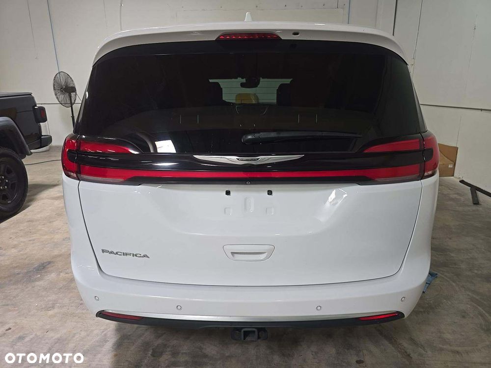 Chrysler Pacifica - 6