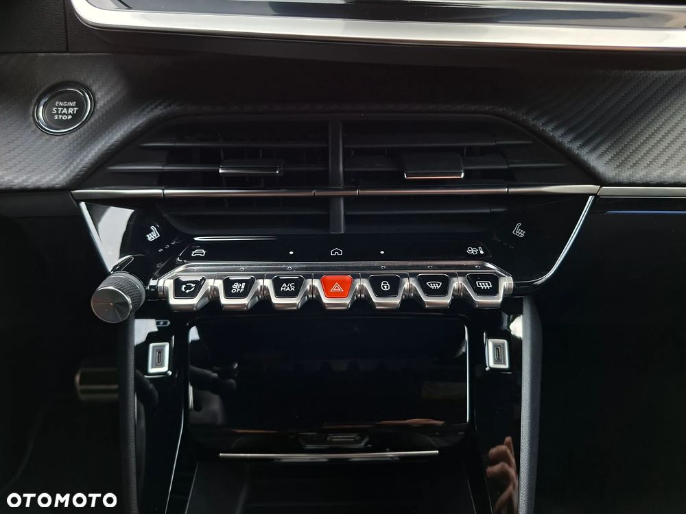 Peugeot 2008 Hybrid 136 e-DSC GT - 22