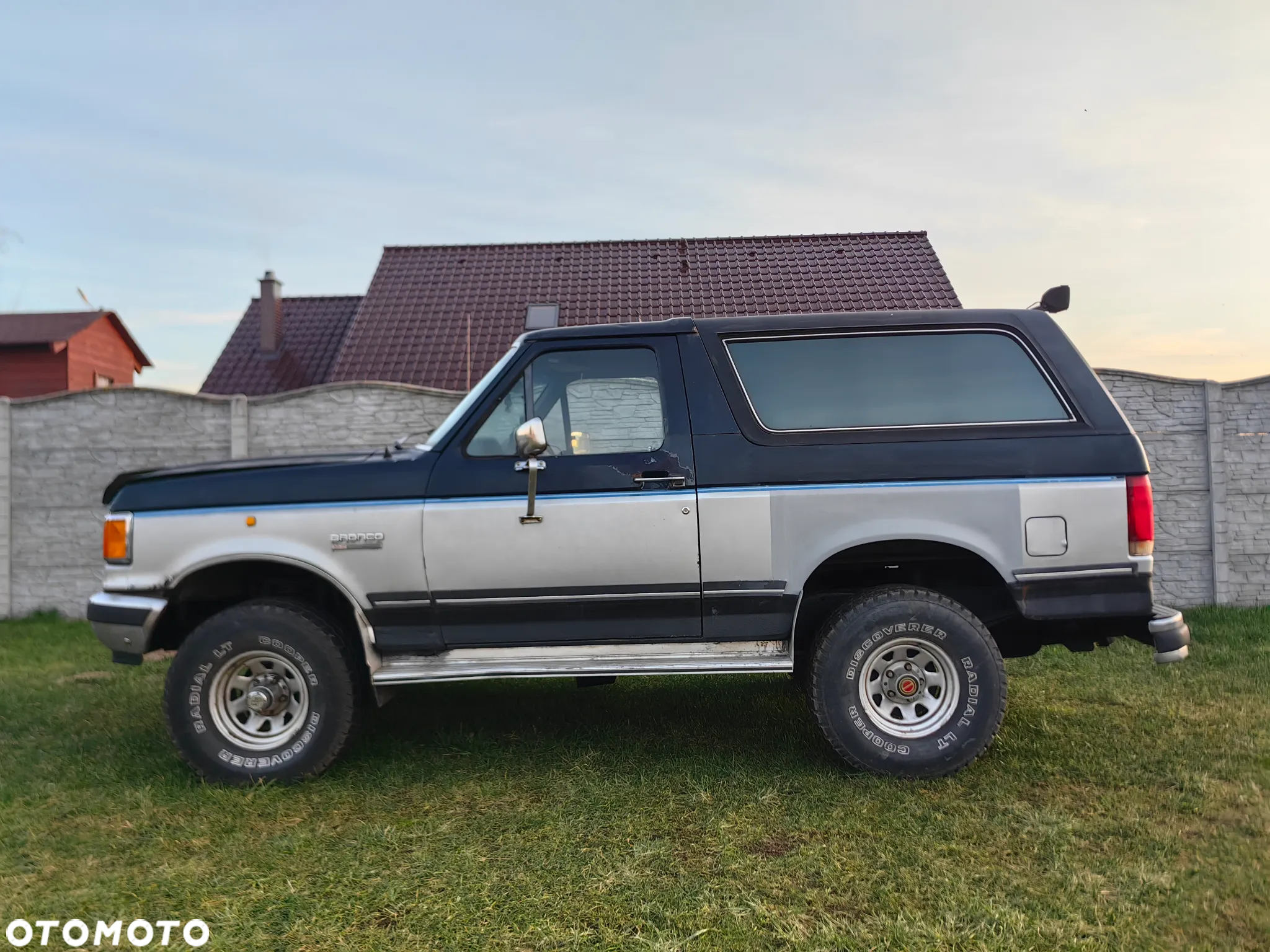 Ford Bronco - 20