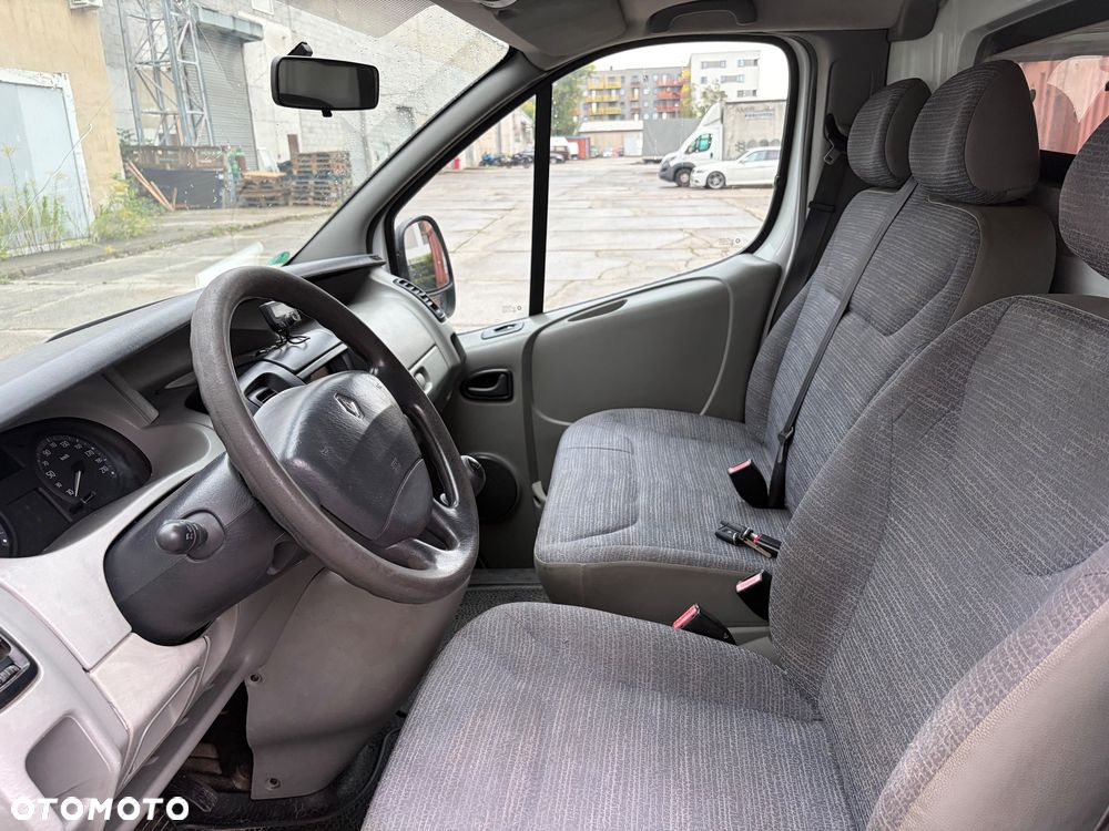 Renault Trafic - 12