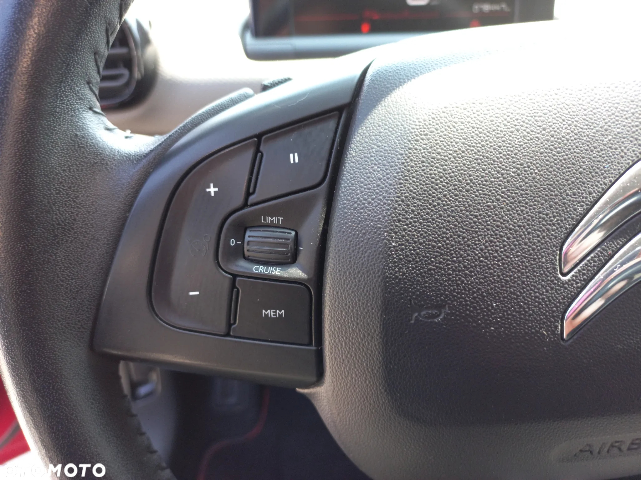 Citroën C4 Cactus 1.2 PureTech Feel S&S - 18