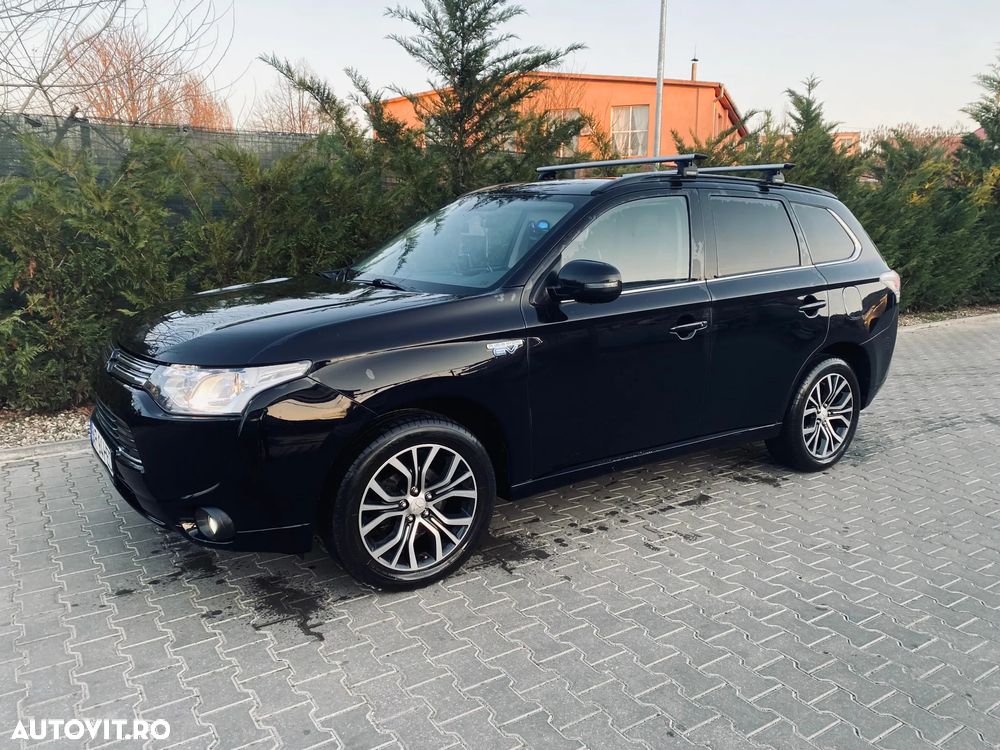 Mitsubishi Outlander - 1