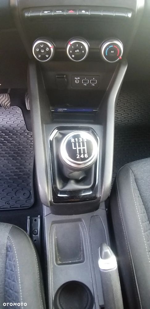 Renault Clio 1.0 TCe Evolution - 11