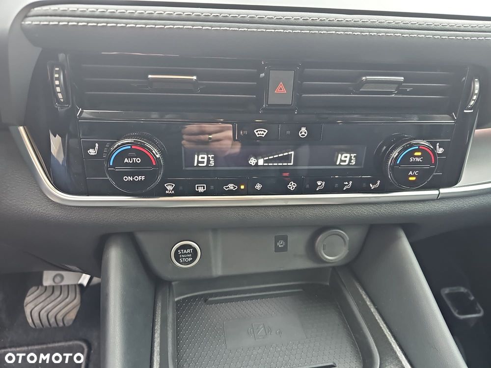 Nissan Qashqai 1.3 DIG-T MHEV N-Connecta Xtronic - 17