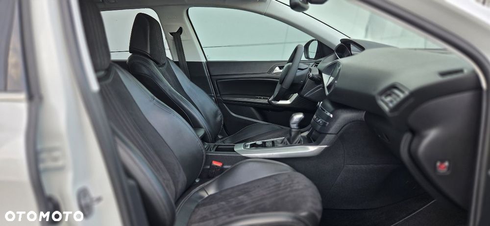 Peugeot 308 BlueHDi 150 EAT6 Stop & Start GT-Line Edition - 32
