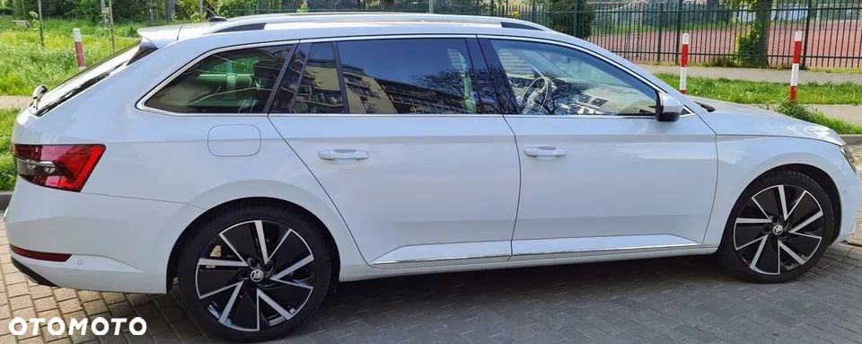Skoda Superb 2.0 TDI SCR L&K DSG - 2