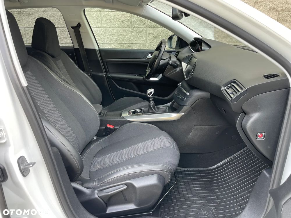 Peugeot 308 BlueHDi 130 Stop & Start Allure - 11