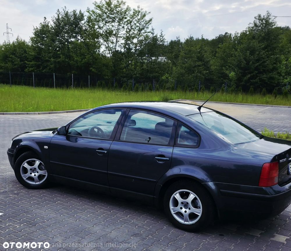 Volkswagen Passat - 4