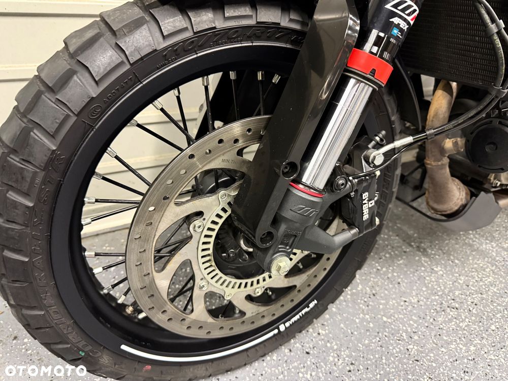 Husqvarna Svartpilen - 14