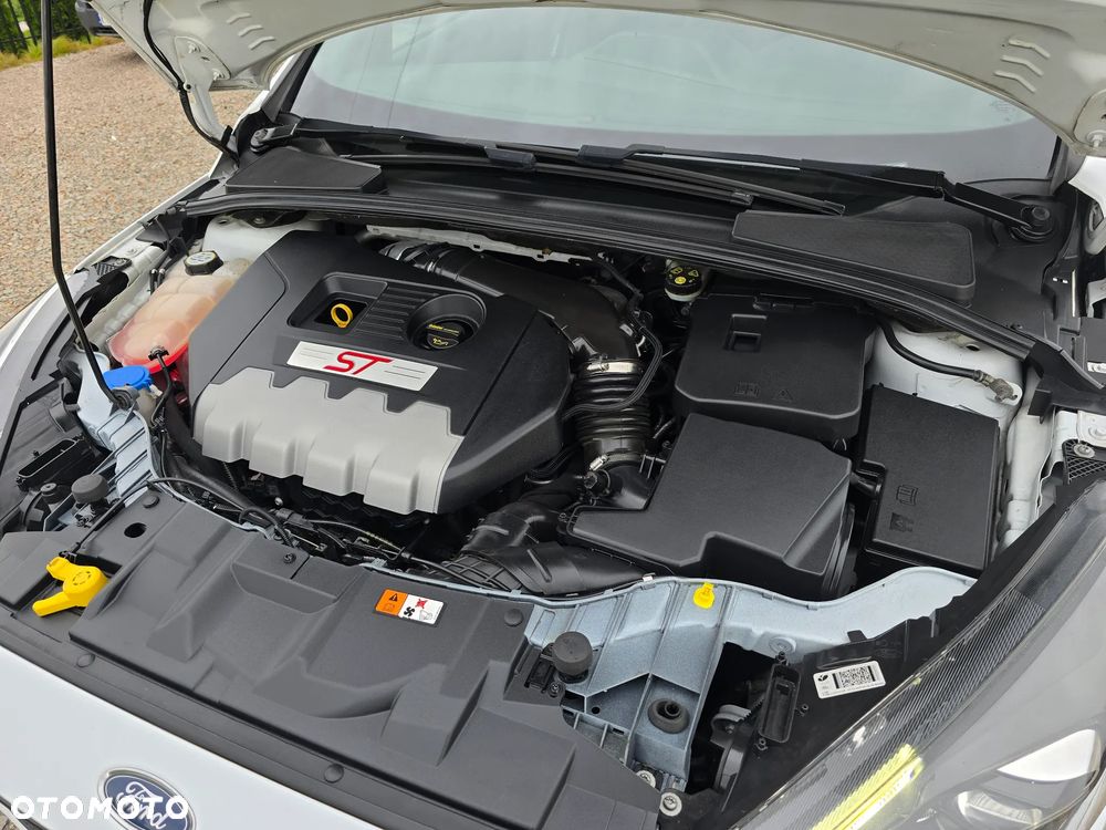 Ford Focus 2.0 EcoBoost ST mit Leder-Exclusiv-Paket - 20