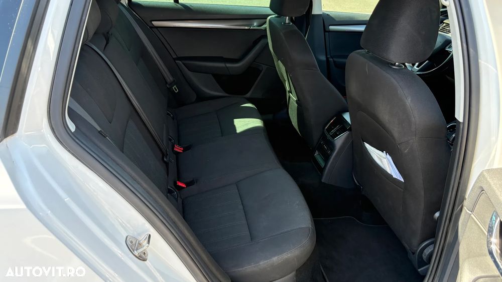 Skoda Octavia 2.0 TDI 4X4 DSG Style - 10