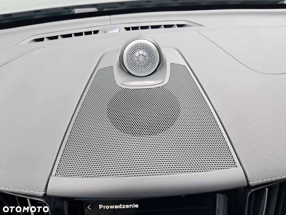 Volvo XC 60 T6 Plug-In Hybrid AWD Ultra Black Edition - 24