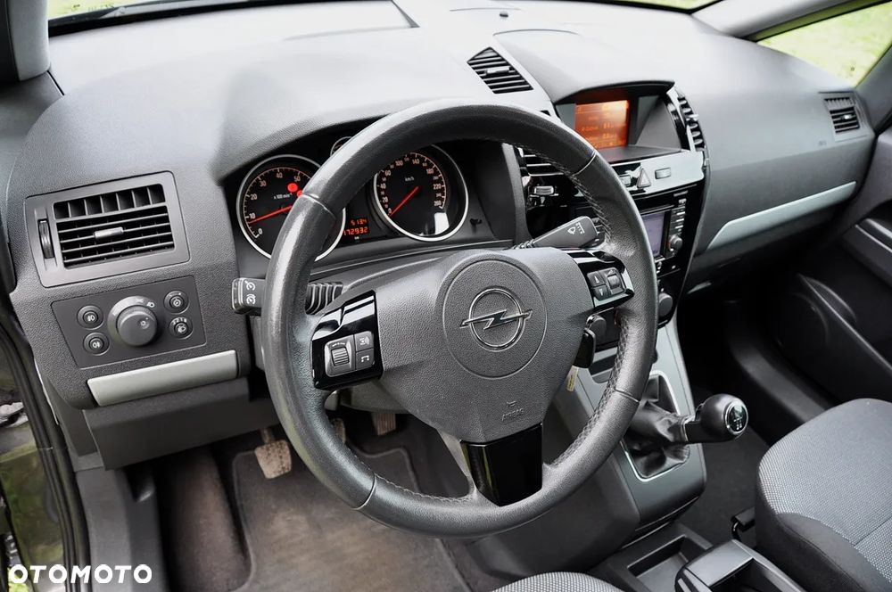 Opel Zafira 1.8 Cosmo - 15