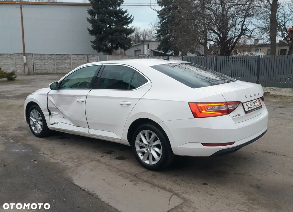 Skoda Superb ver-2-0-tdi-style - 5