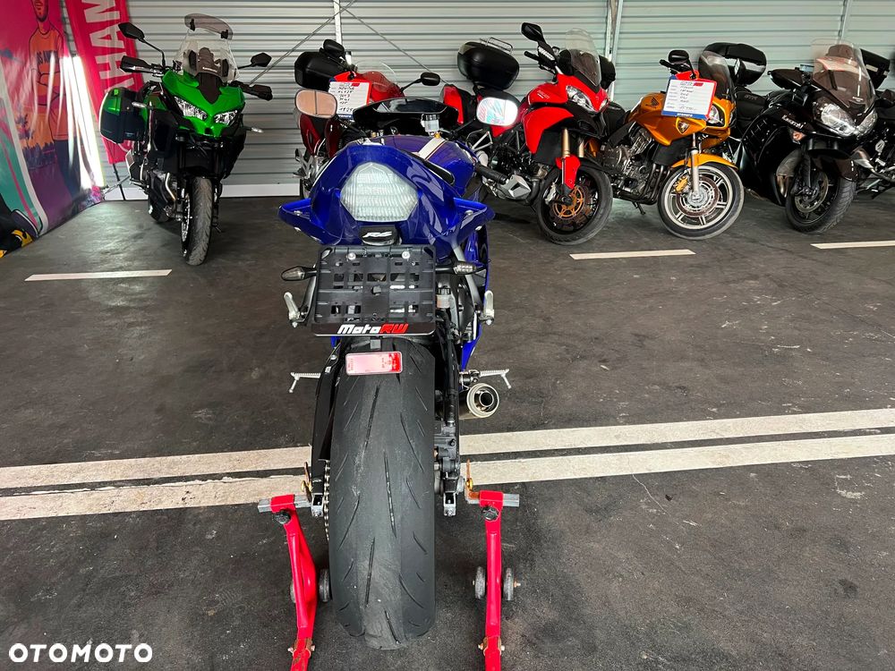 Yamaha R6 - 24