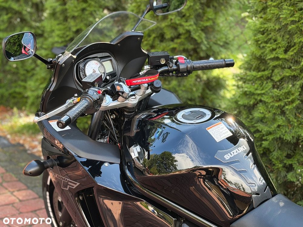 Suzuki GSX - 15