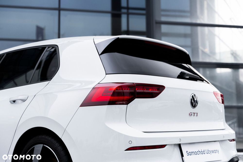 Volkswagen Golf - 22