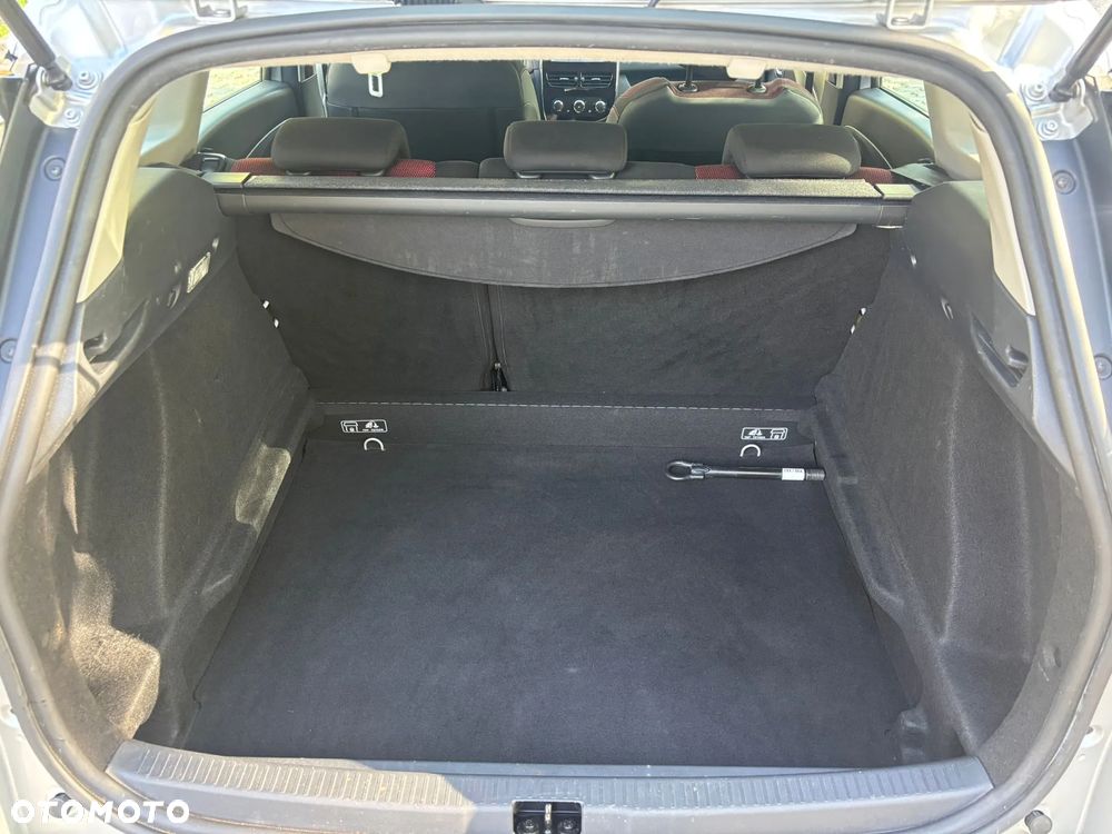 Renault Clio - 9