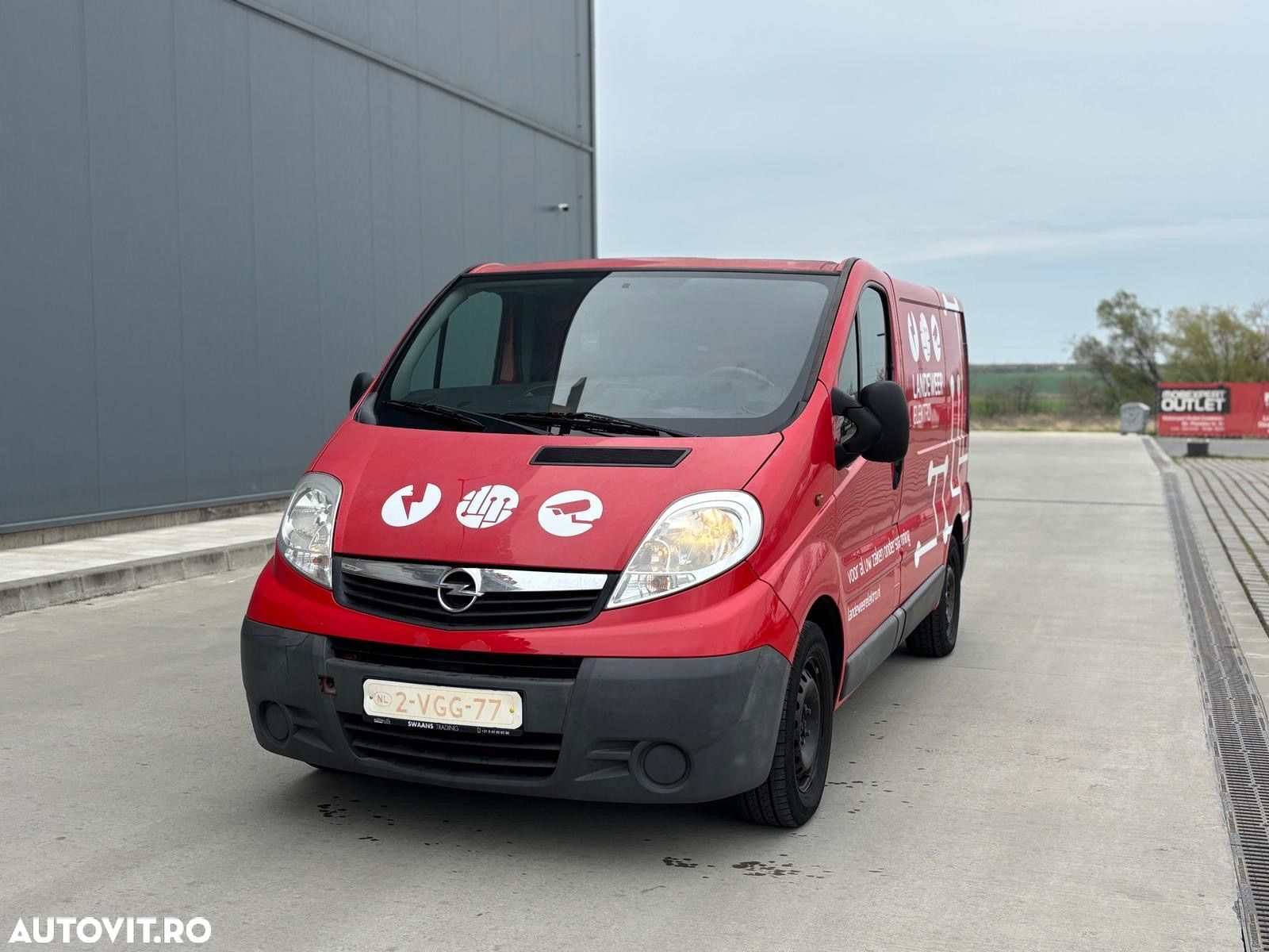 Opel Vivaro - 1