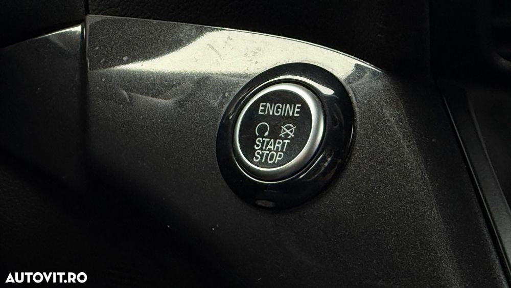 Ford Kuga 2.0 TDCi 4WD Powershift ST-Line - 19