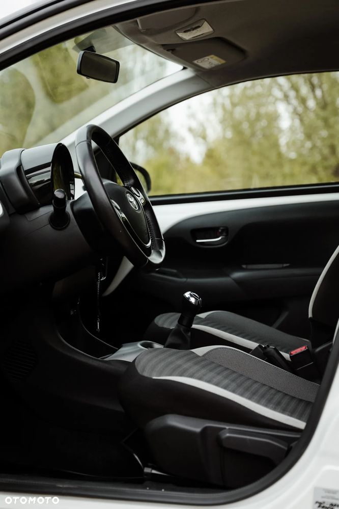 Toyota Aygo x-play club - 6