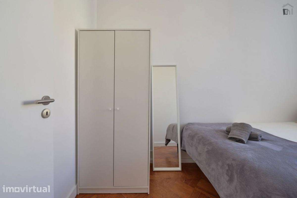 Quarto - localizado em Alameda Lisbon - Grande imagem: 2/24