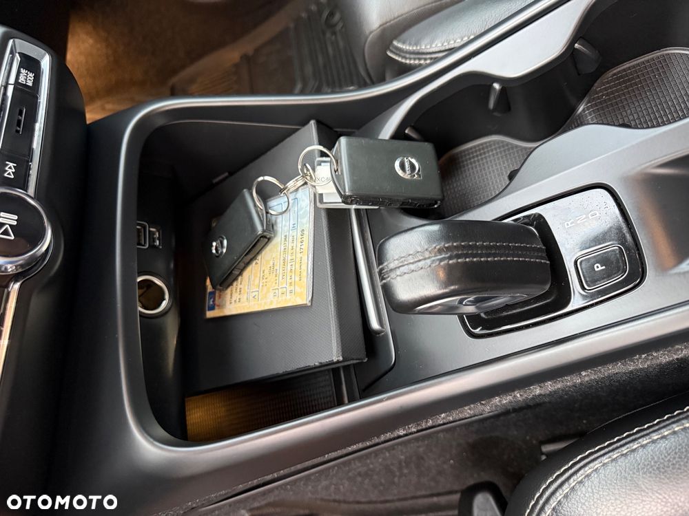Volvo XC 40 D4 AWD - 14