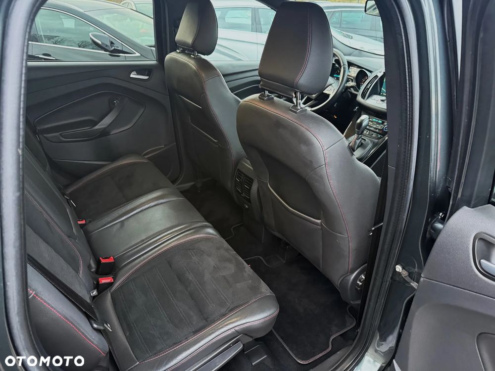 Ford Kuga 2.0 TDCi 4x4 ST-Line - 12