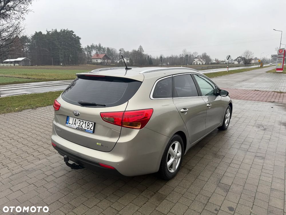 Kia Ceed 1.6 GDI Platinum Edition - 5