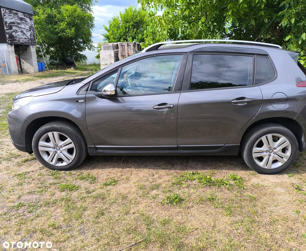 Peugeot 2008 1.2 Pure Tech Allure S&S - 2