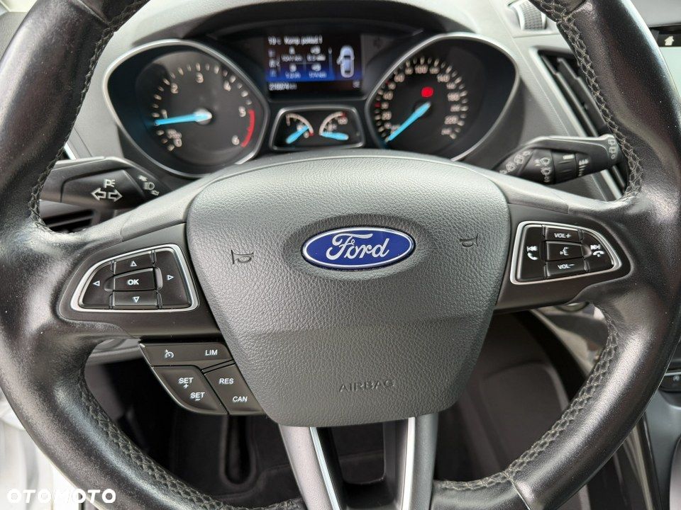 Ford Kuga 2.0 TDCi 2x4 Titanium - 22