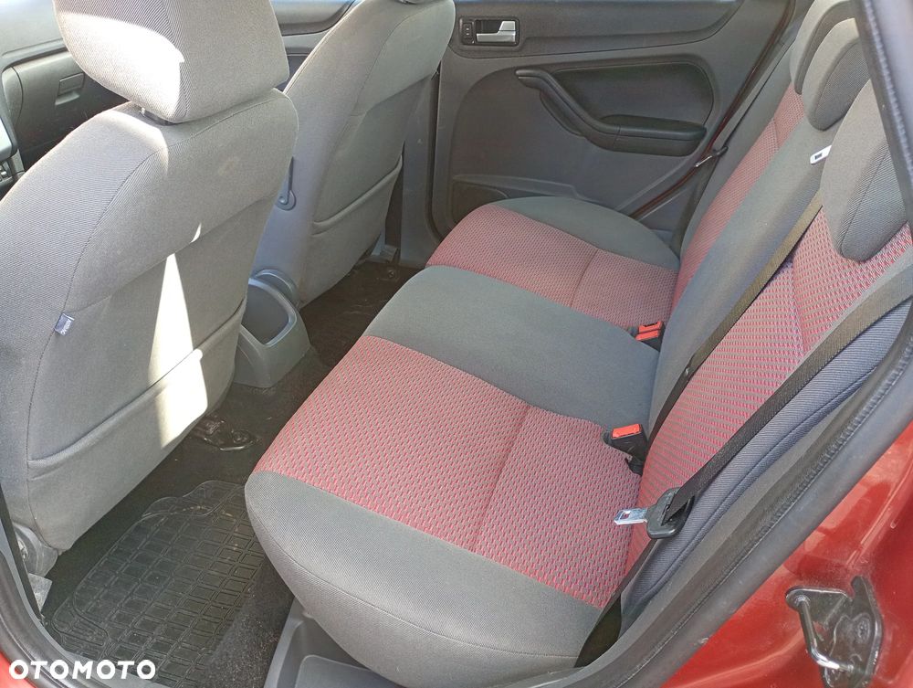 Ford Focus - 8