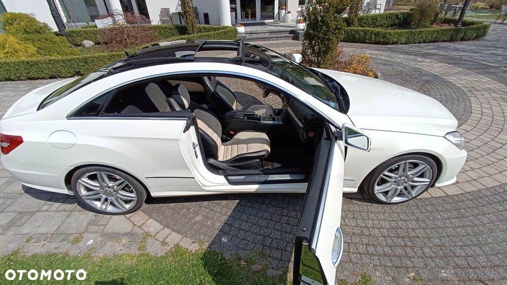 Mercedes-Benz Klasa E 500 7G-TRONIC Avantgarde - 22