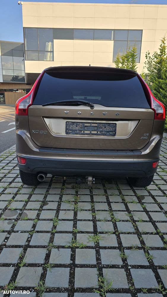 Volvo V60 D5 AWD Summum - 4